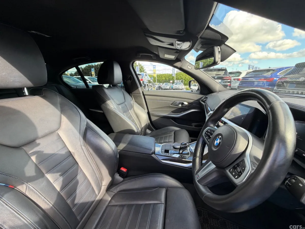 BMW 3-Series Saloon, Petrol, 2019, Blue