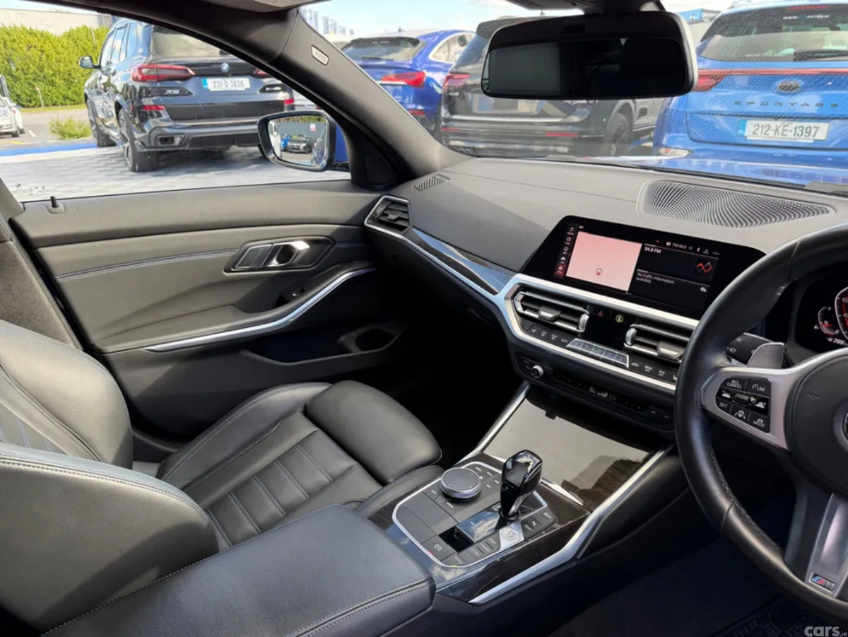BMW 3-Series Saloon, Petrol, 2019, Blue
