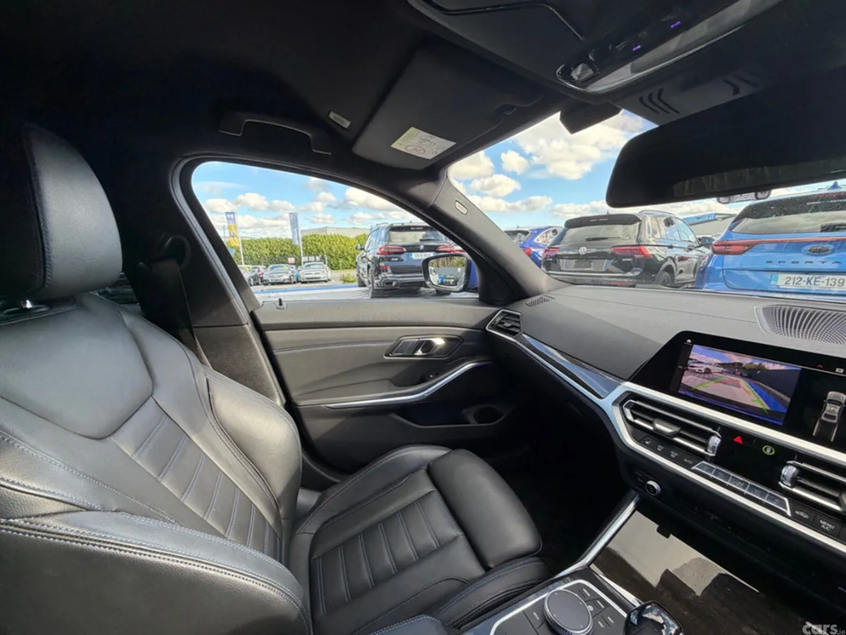 BMW 3-Series Saloon, Petrol, 2019, Blue