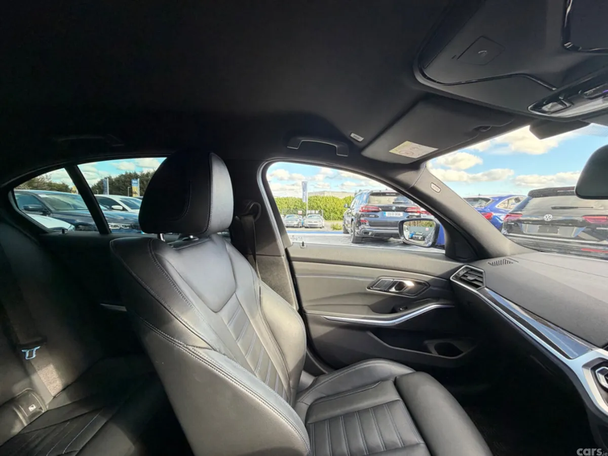 BMW 3-Series Saloon, Petrol, 2019, Blue