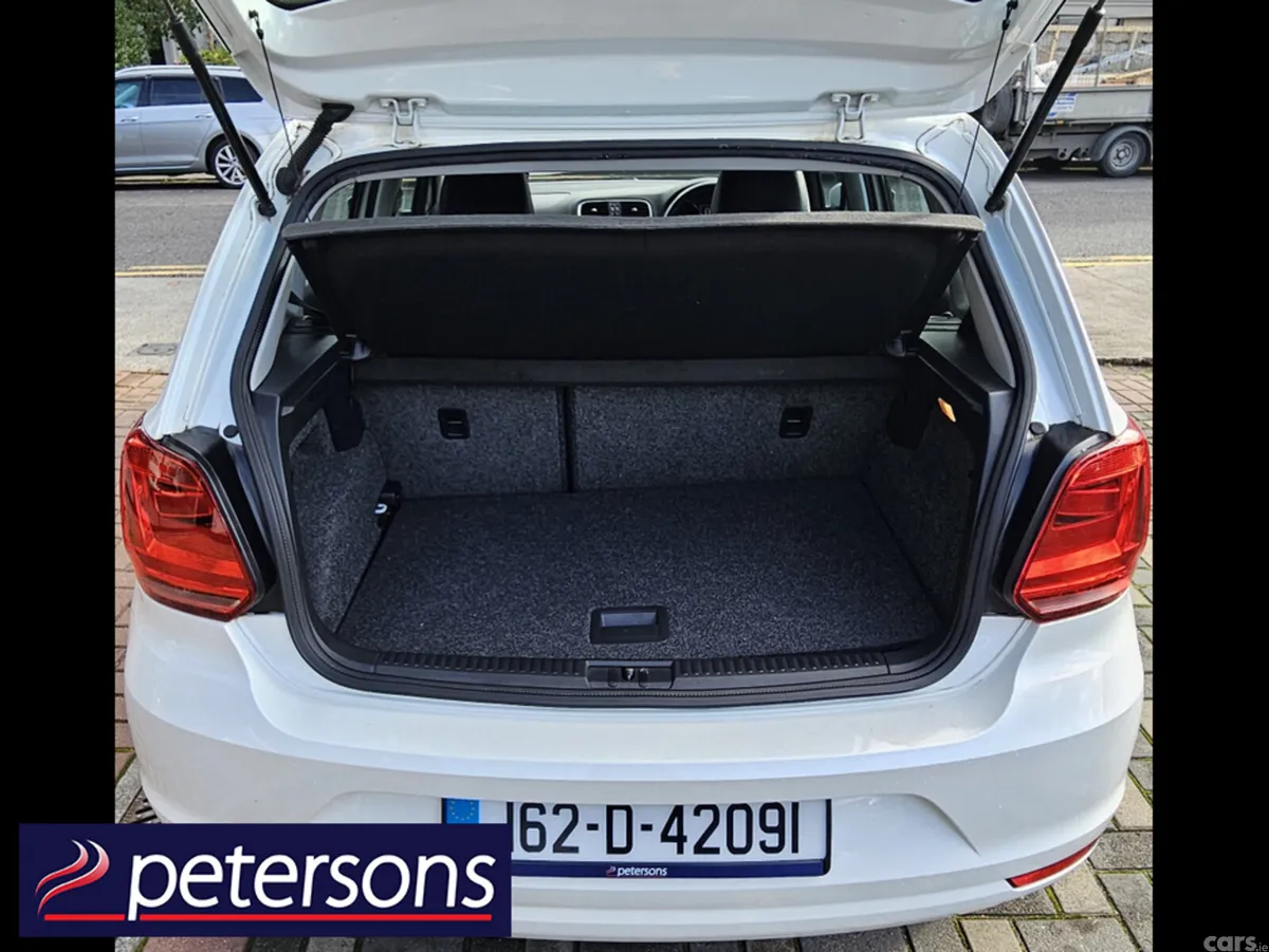Volkswagen Polo Hatchback, Petrol, 2016, White