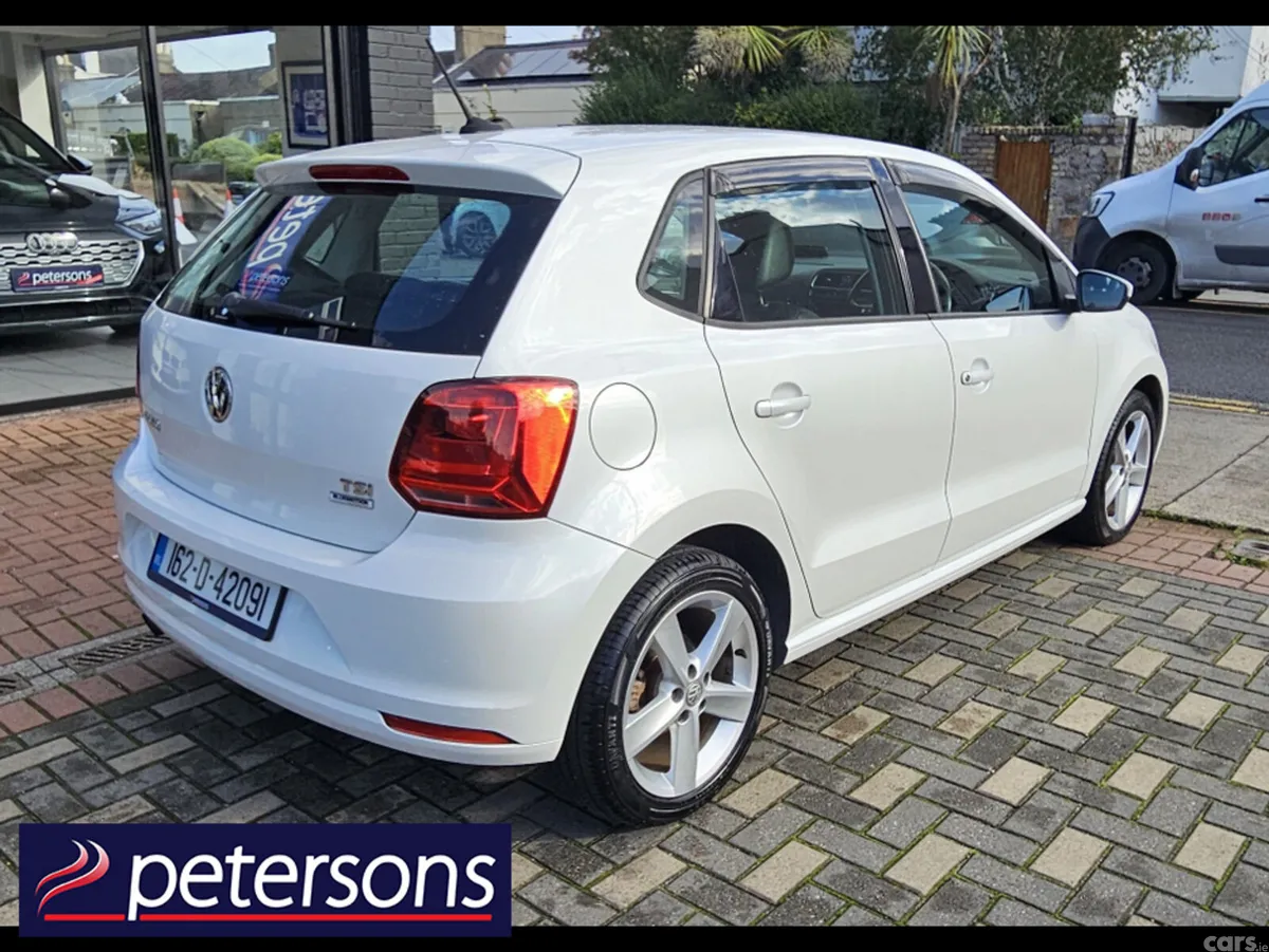 Volkswagen Polo Hatchback, Petrol, 2016, White