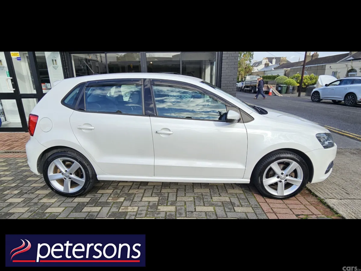 Volkswagen Polo Hatchback, Petrol, 2016, White