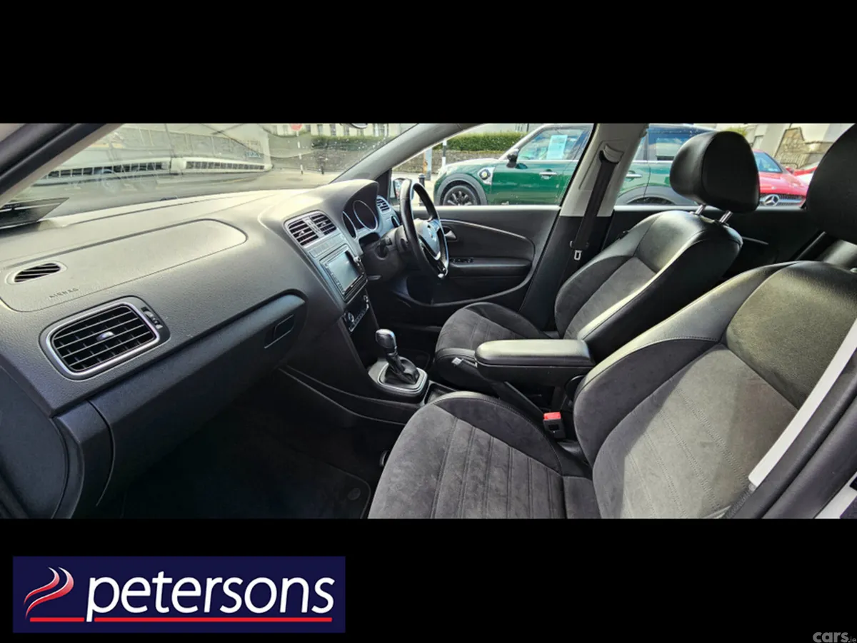 Volkswagen Polo Hatchback, Petrol, 2016, White