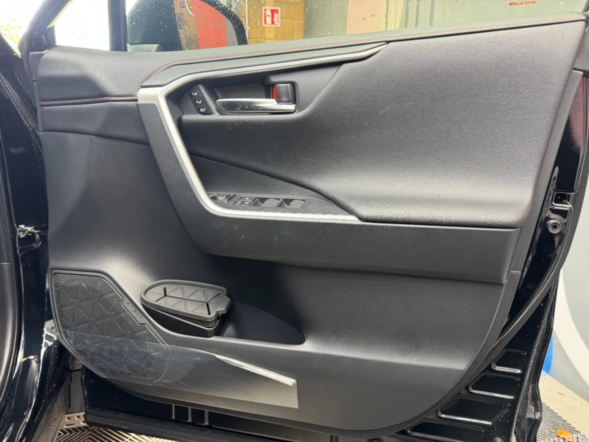 Toyota RAV4 SUV, Petrol Hybrid, 2024, Black