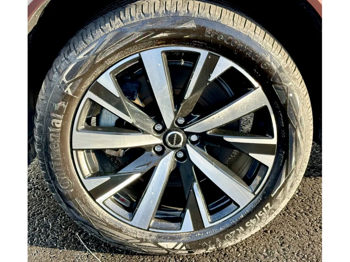 Volvo XC90 SUV, Petrol Plug-in Hybrid, 2025, Red