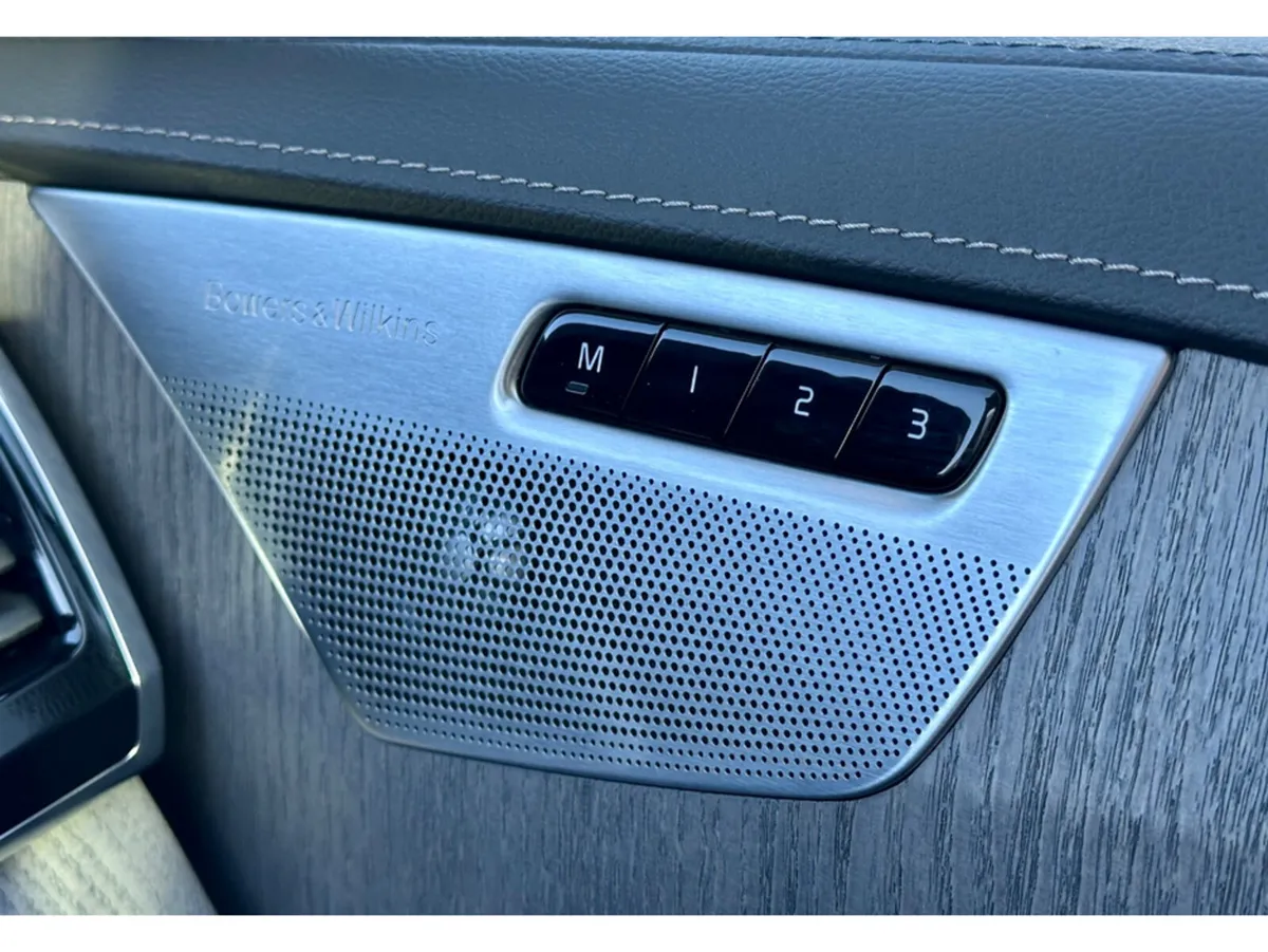 Volvo XC90 SUV, Petrol Hybrid, 2024, Black