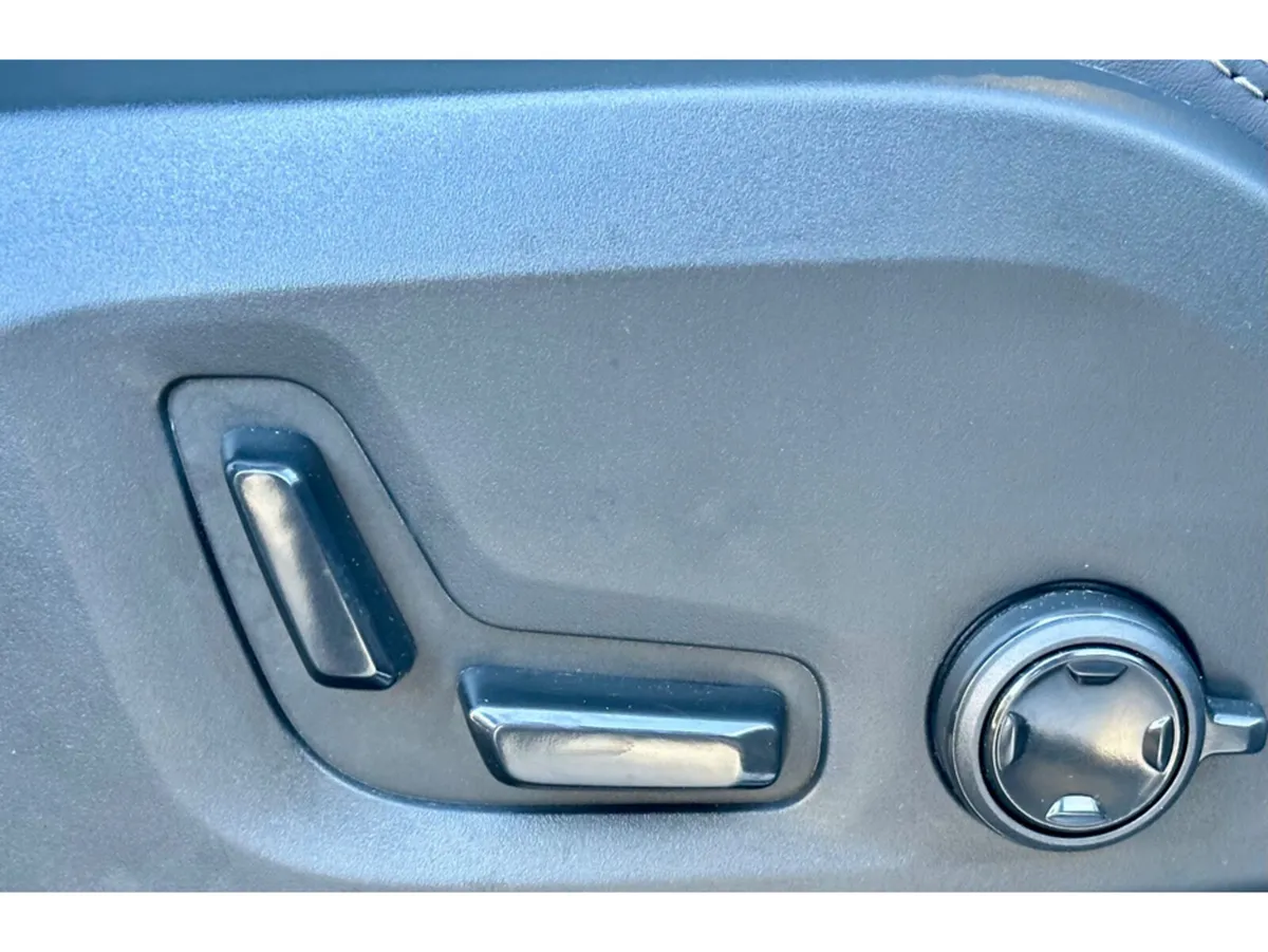 Volvo XC90 SUV, Petrol Hybrid, 2024, Black