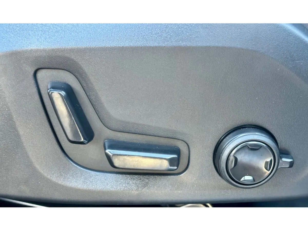 Volvo XC90 SUV, Petrol Plug-in Hybrid, 2025, Red