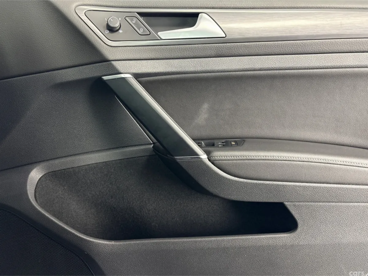 Volkswagen e-Golf Estate, Electric, 2019, Blue