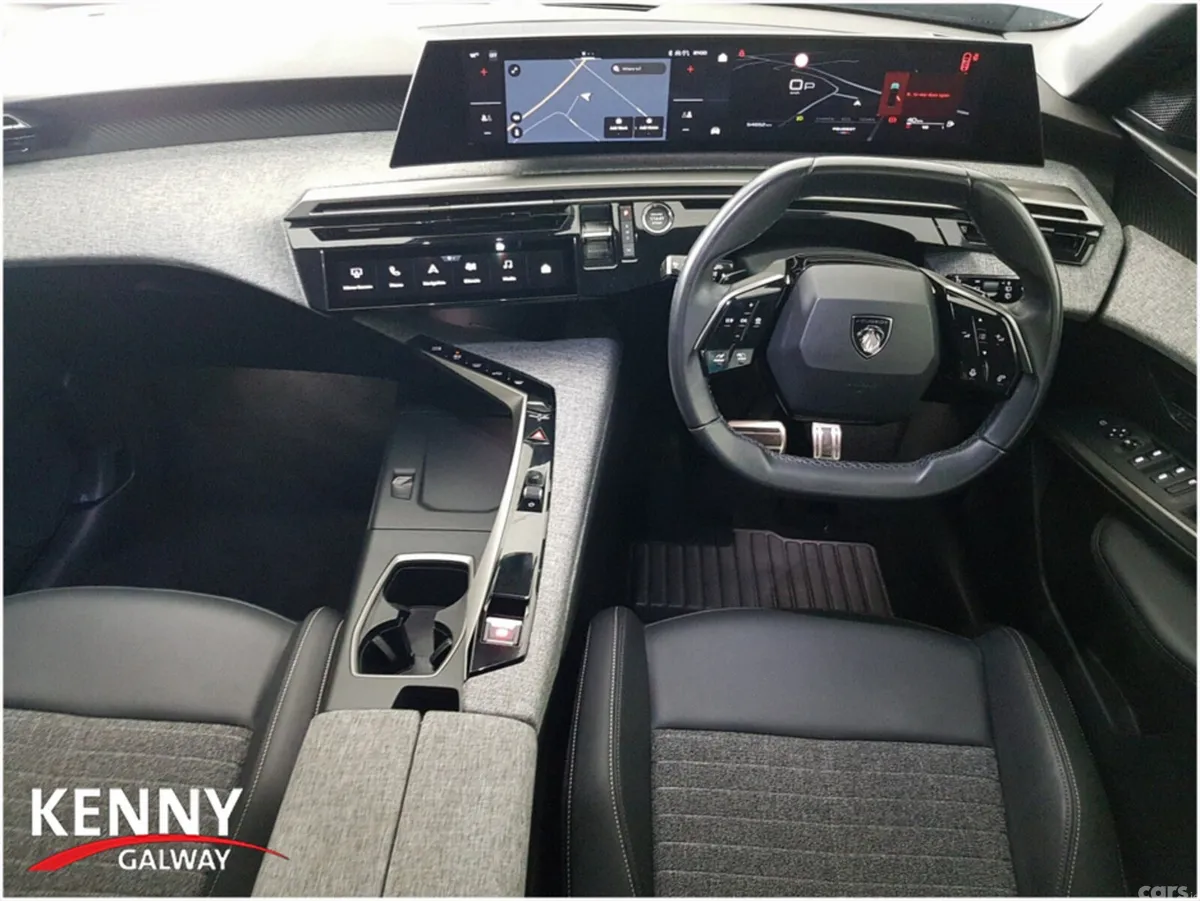 Peugeot 5008 MPV, Petrol, 2025, Blue