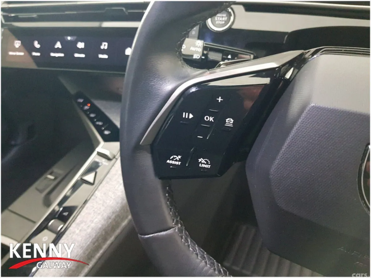 Peugeot 5008 MPV, Petrol, 2025, Blue