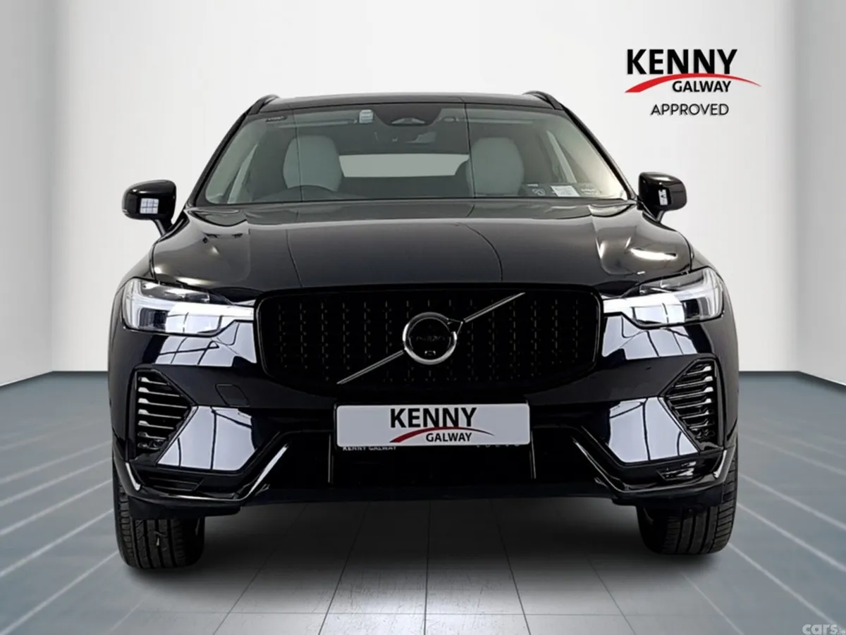 Volvo XC60 SUV, Petrol Plug-in Hybrid, 2024, Black