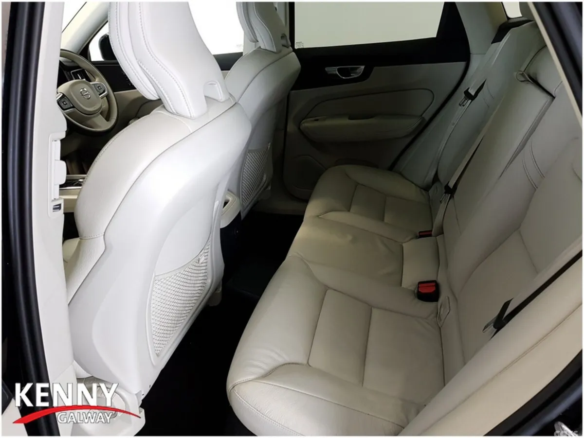 Volvo XC60 SUV, Petrol Plug-in Hybrid, 2024, Black