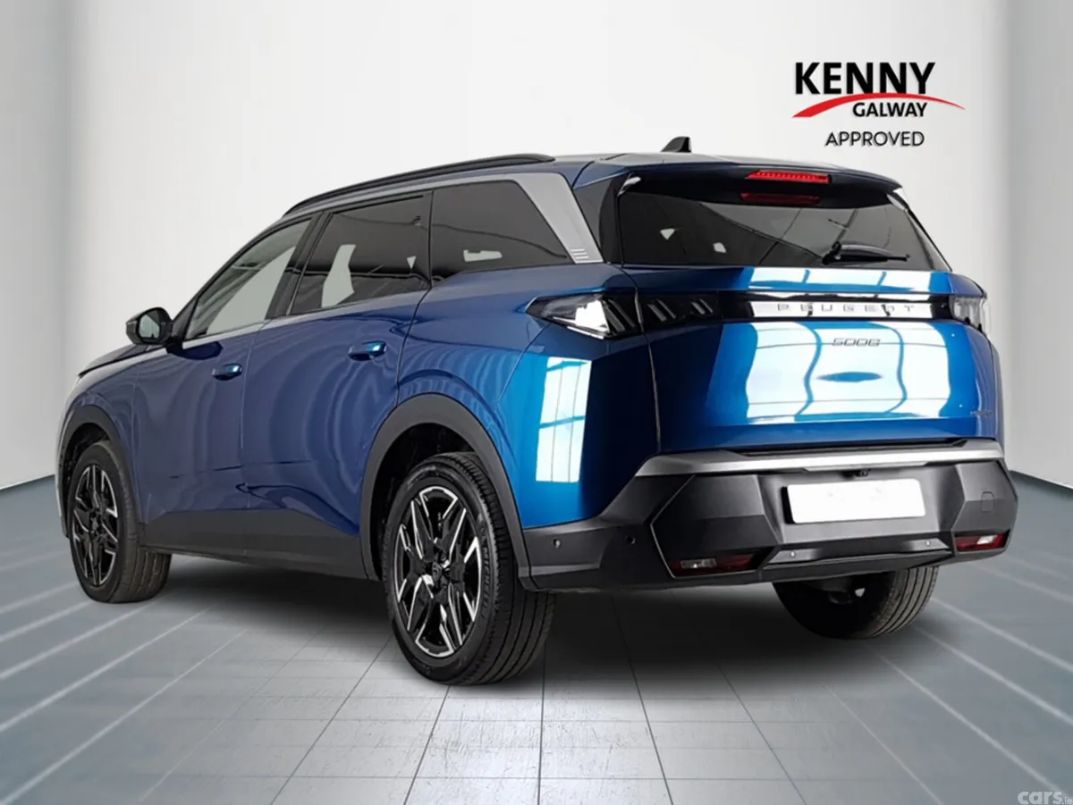 Peugeot 5008 MPV, Petrol, 2025, Blue