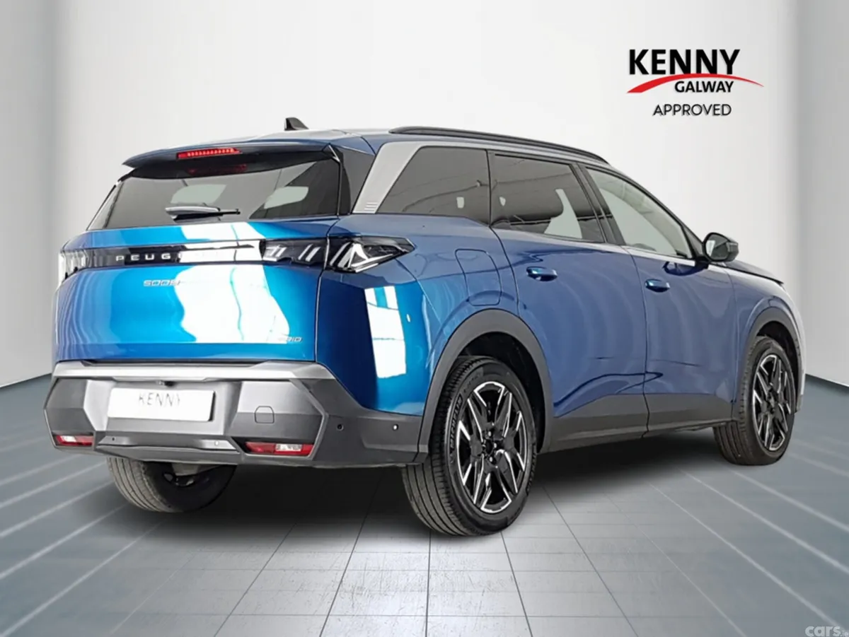 Peugeot 5008 MPV, Petrol, 2025, Blue