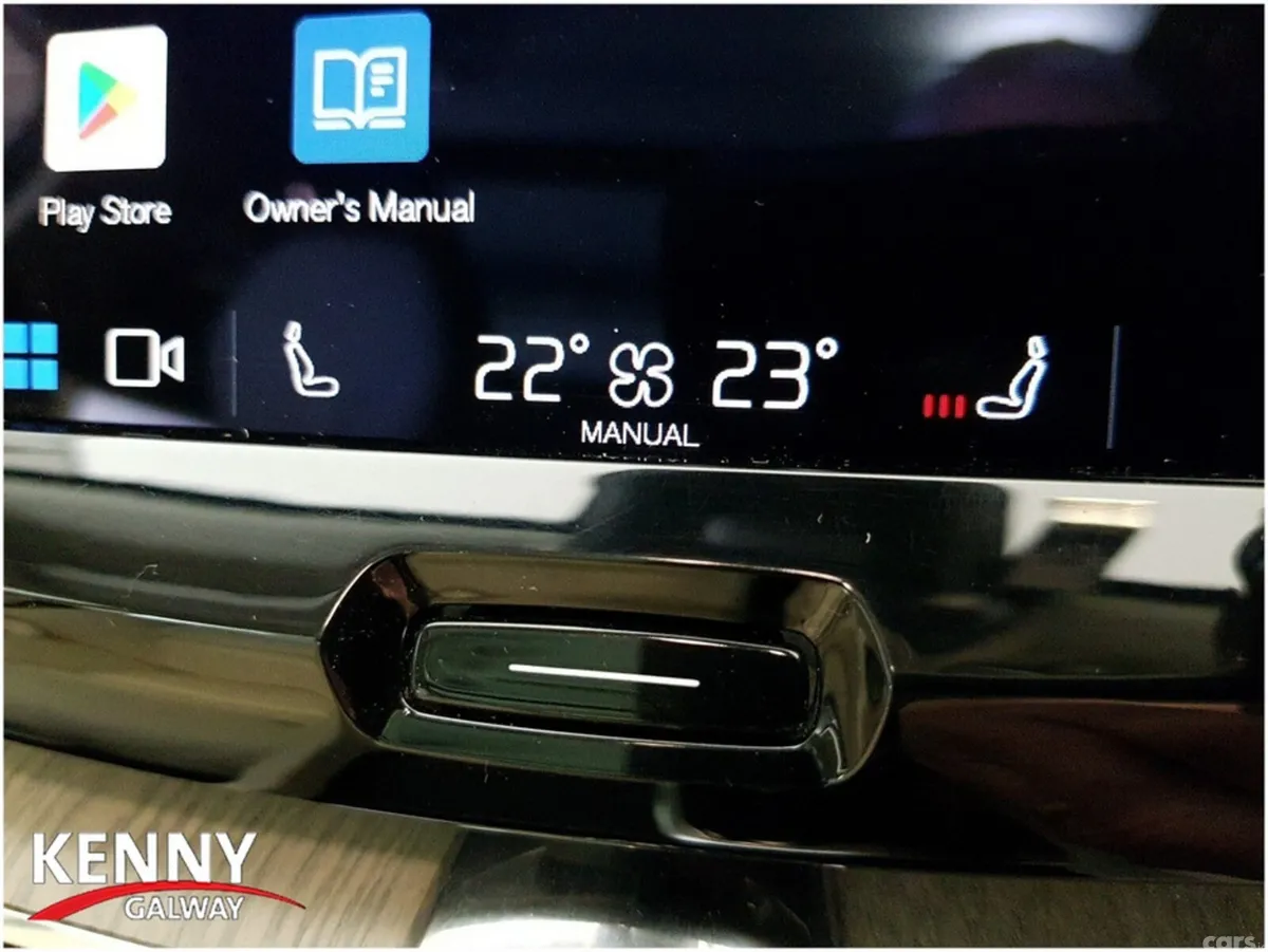 Volvo XC60 SUV, Petrol Plug-in Hybrid, 2024, Black