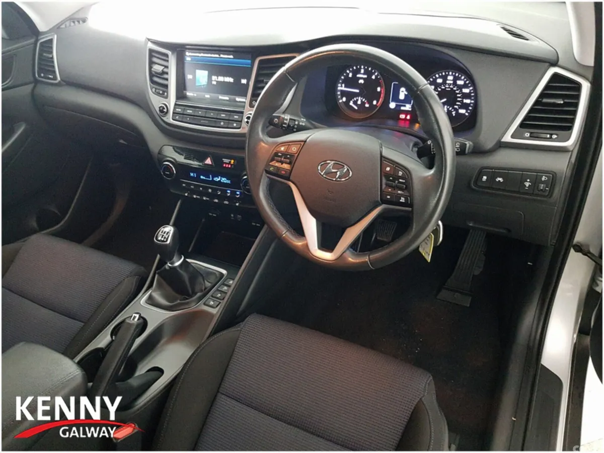 Hyundai Tucson MPV, Diesel, 2018, Silver