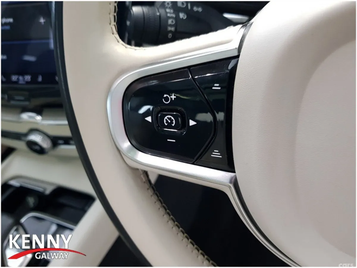 Volvo XC60 SUV, Petrol Plug-in Hybrid, 2024, Black