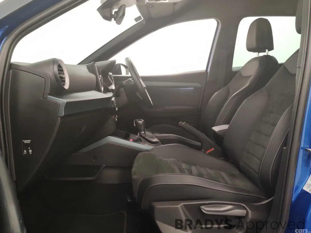 SEAT Arona Hatchback, Petrol, 2023, Blue