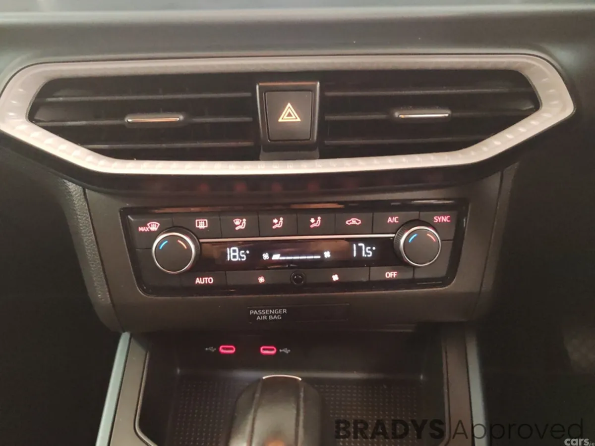 SEAT Arona Hatchback, Petrol, 2023, Blue