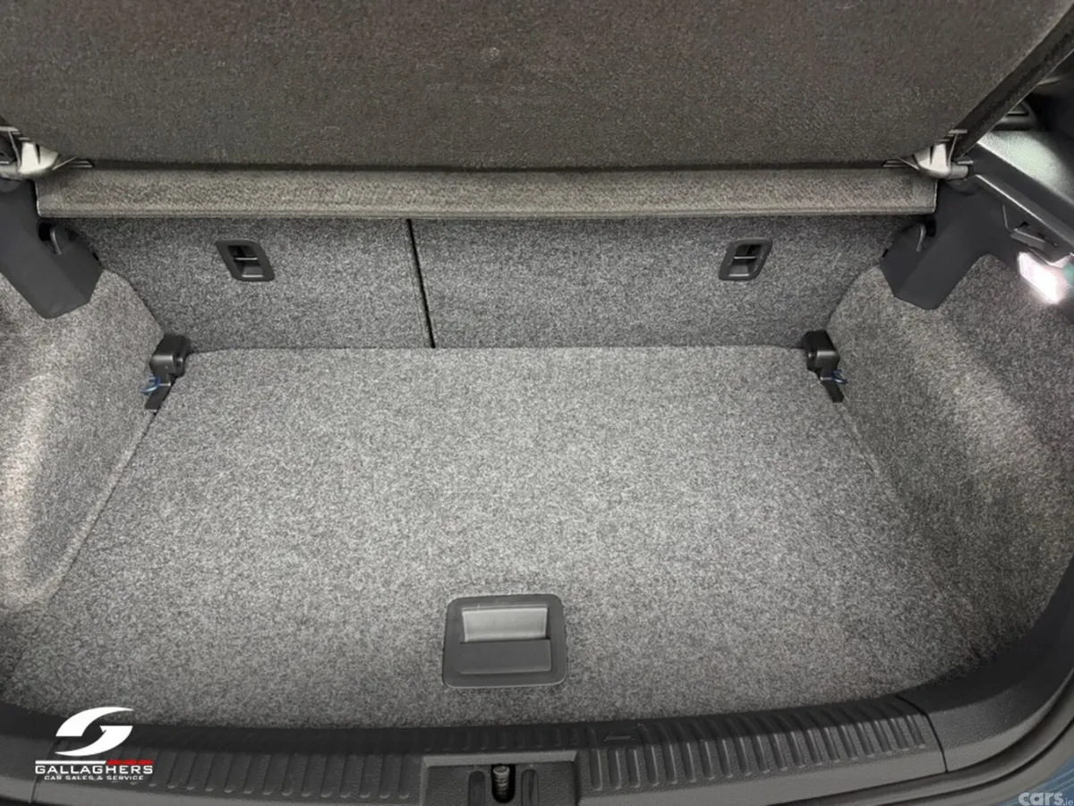 Volkswagen Polo Hatchback, Petrol, 2017, Blue