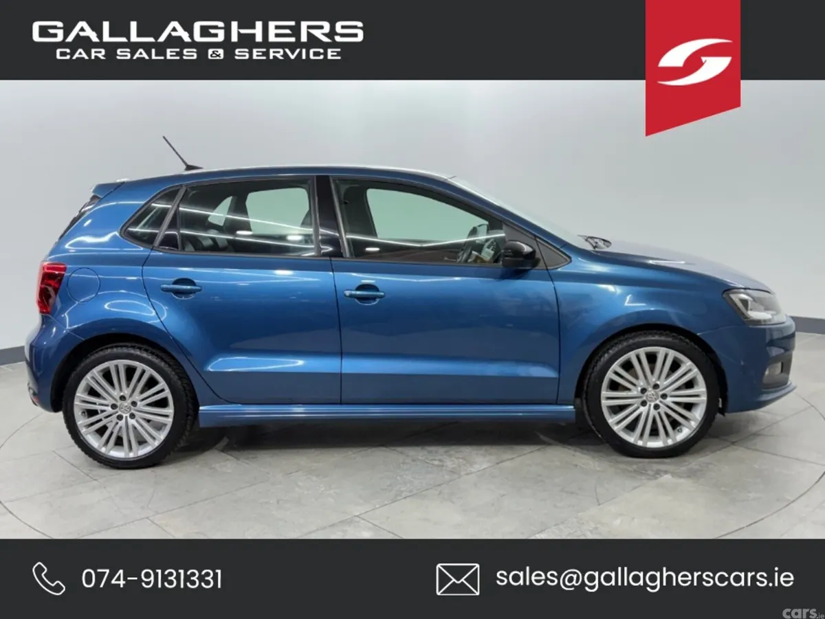 Volkswagen Polo Hatchback, Petrol, 2017, Blue