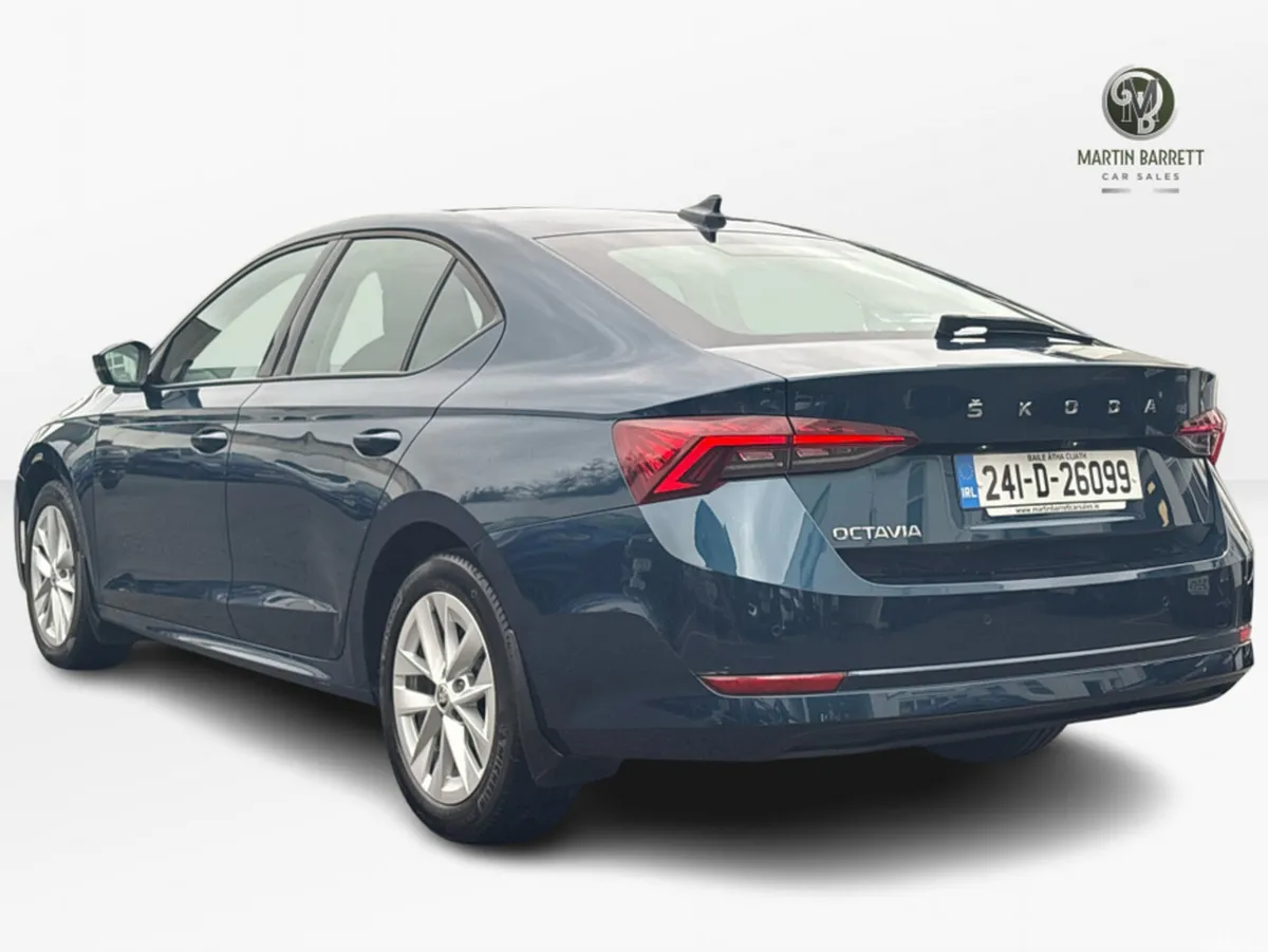 Skoda Octavia Saloon, Diesel, 2024, Blue