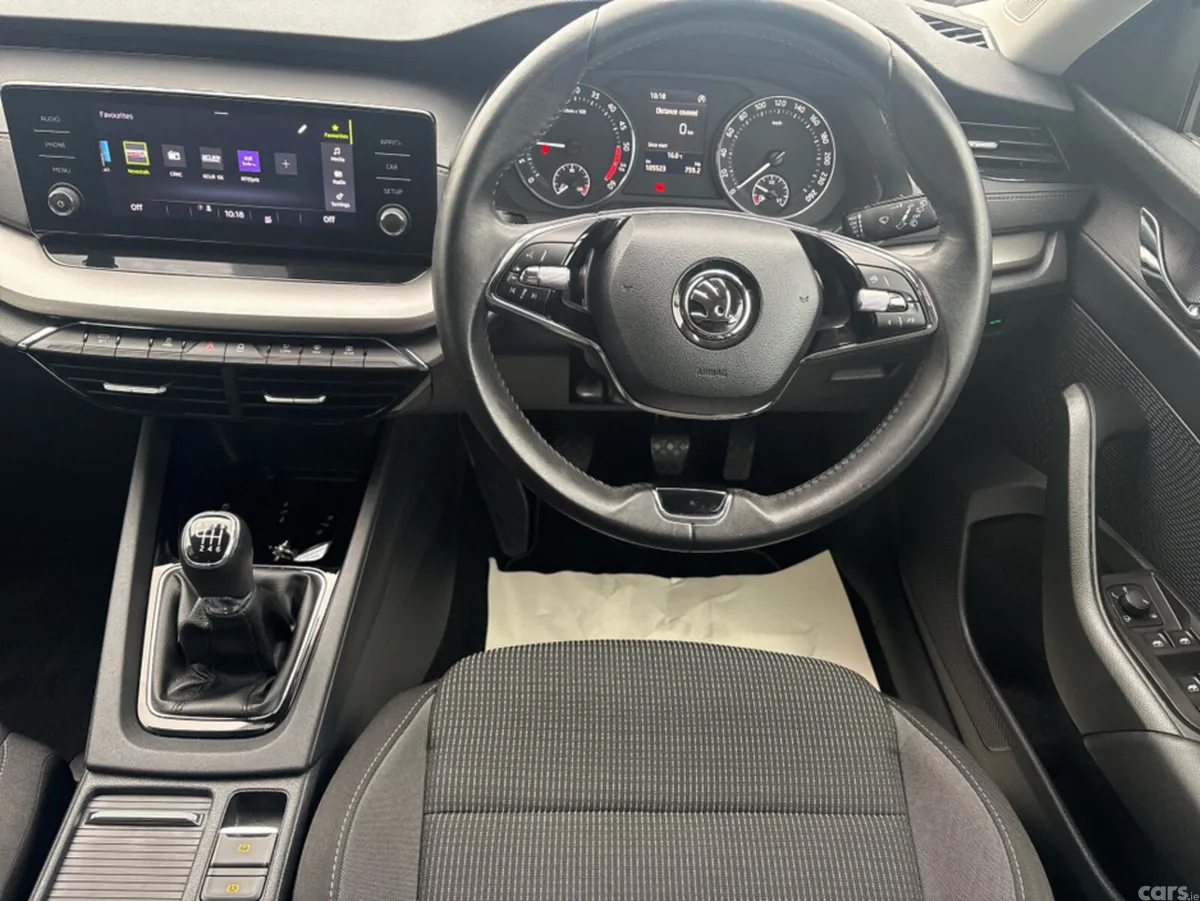 Skoda Octavia Saloon, Diesel, 2024, Blue