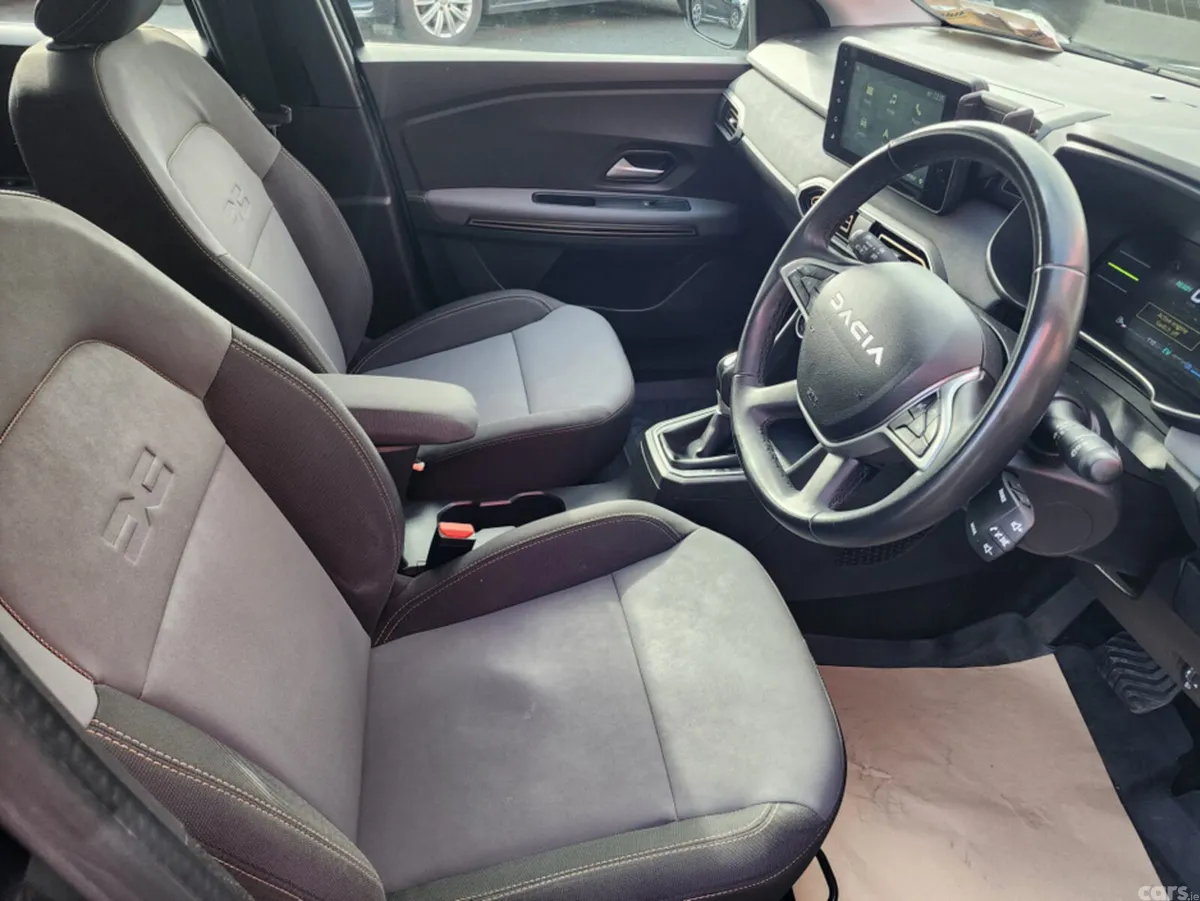 Dacia Jogger MPV, Petrol, 2024, Green