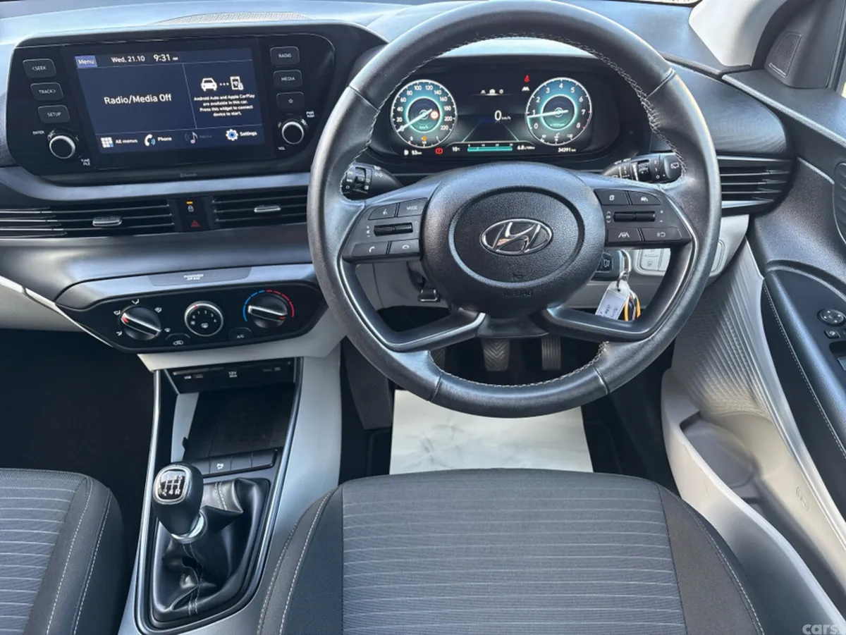 Hyundai i20 Hatchback, Petrol, 2023, Red