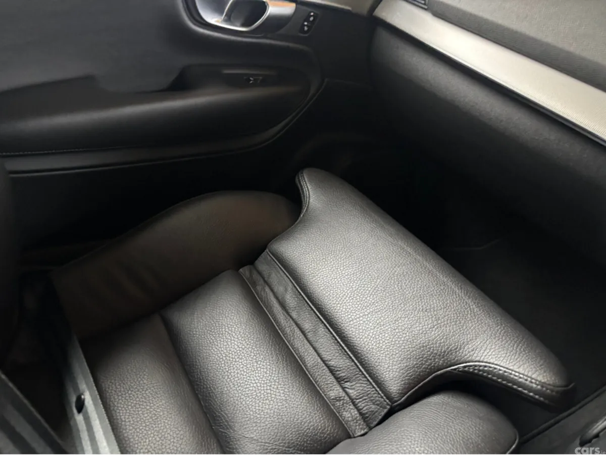 Volvo XC90 Estate, Petrol Plug-in Hybrid, 2023, Black
