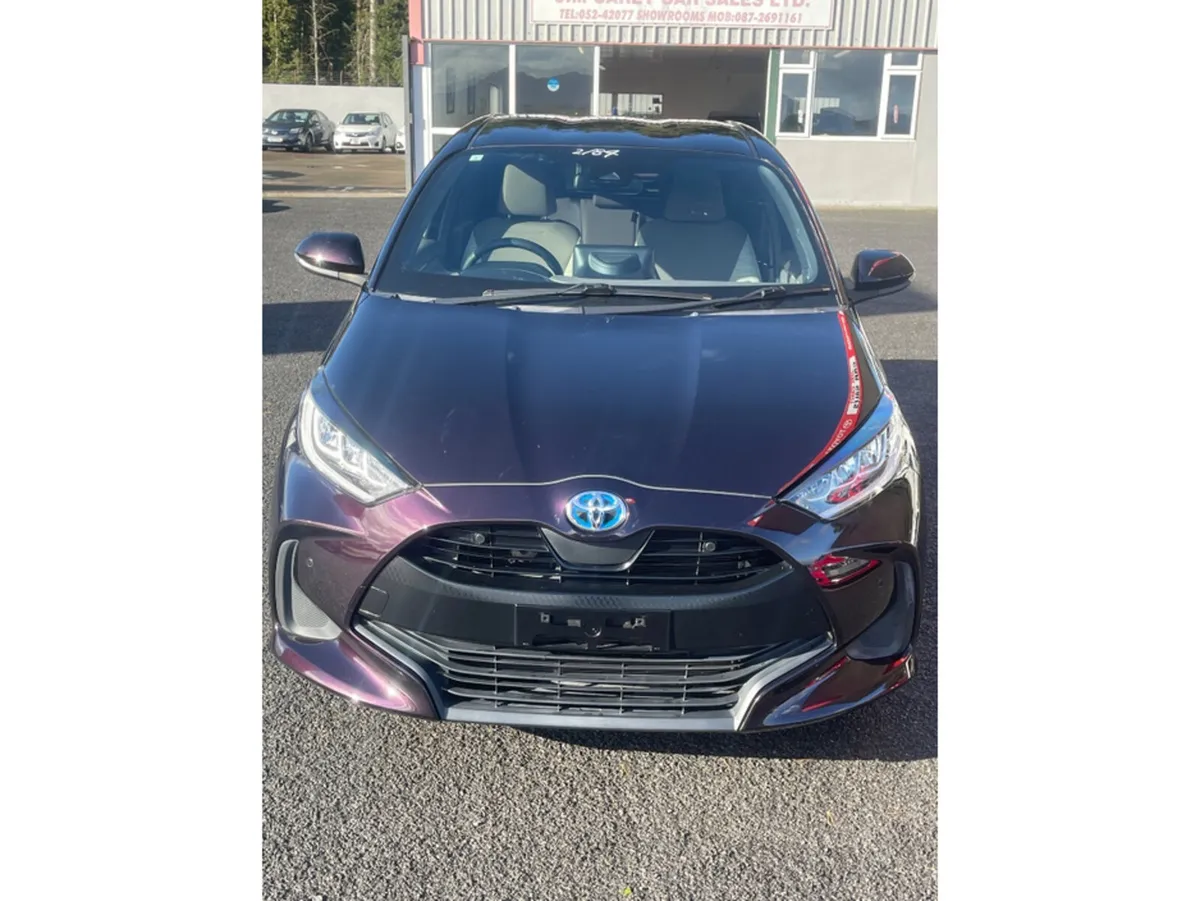 Toyota Yaris Hatchback, Petrol Hybrid, 2021, Purple