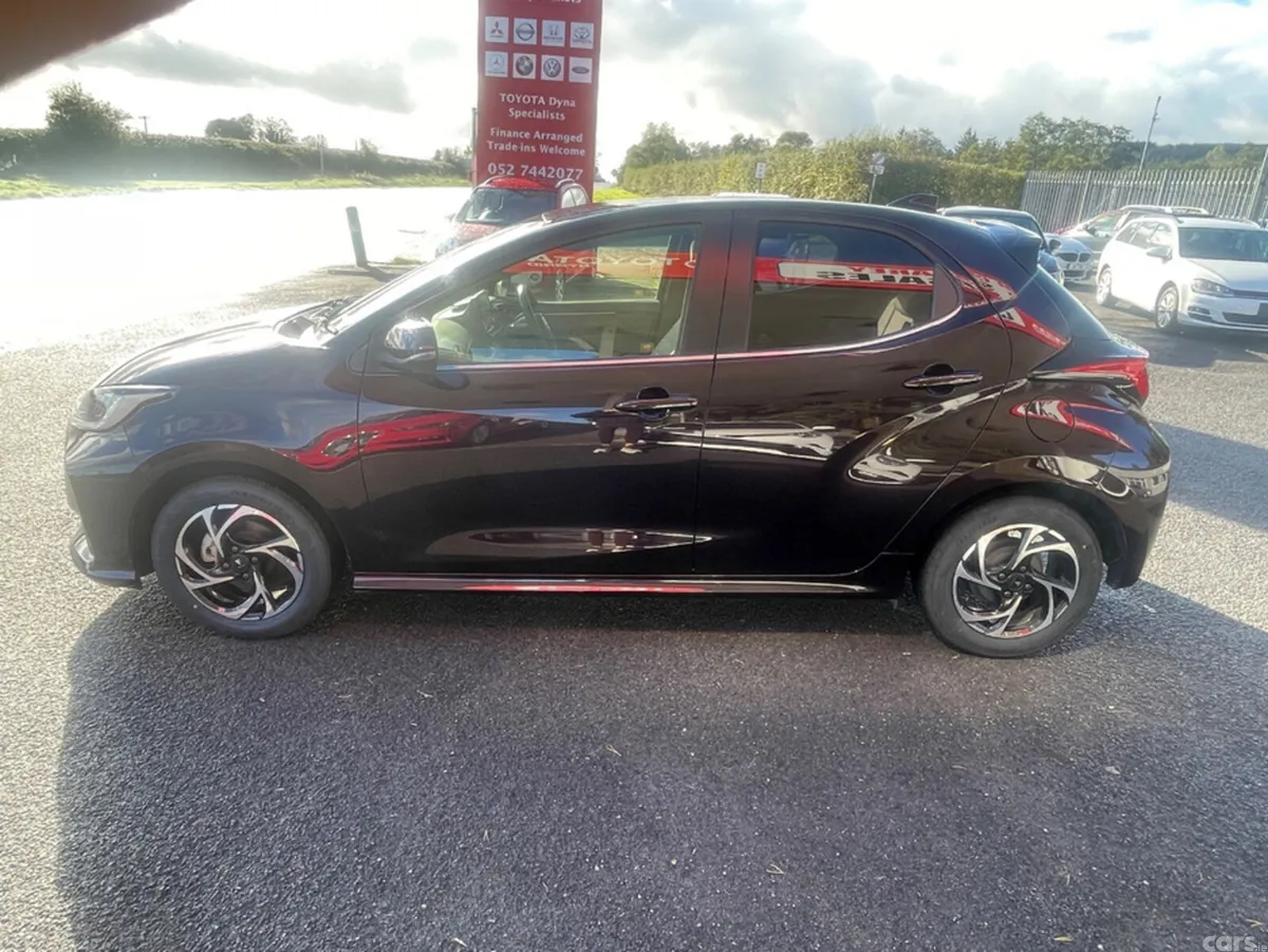 Toyota Yaris Hatchback, Petrol Hybrid, 2021, Purple