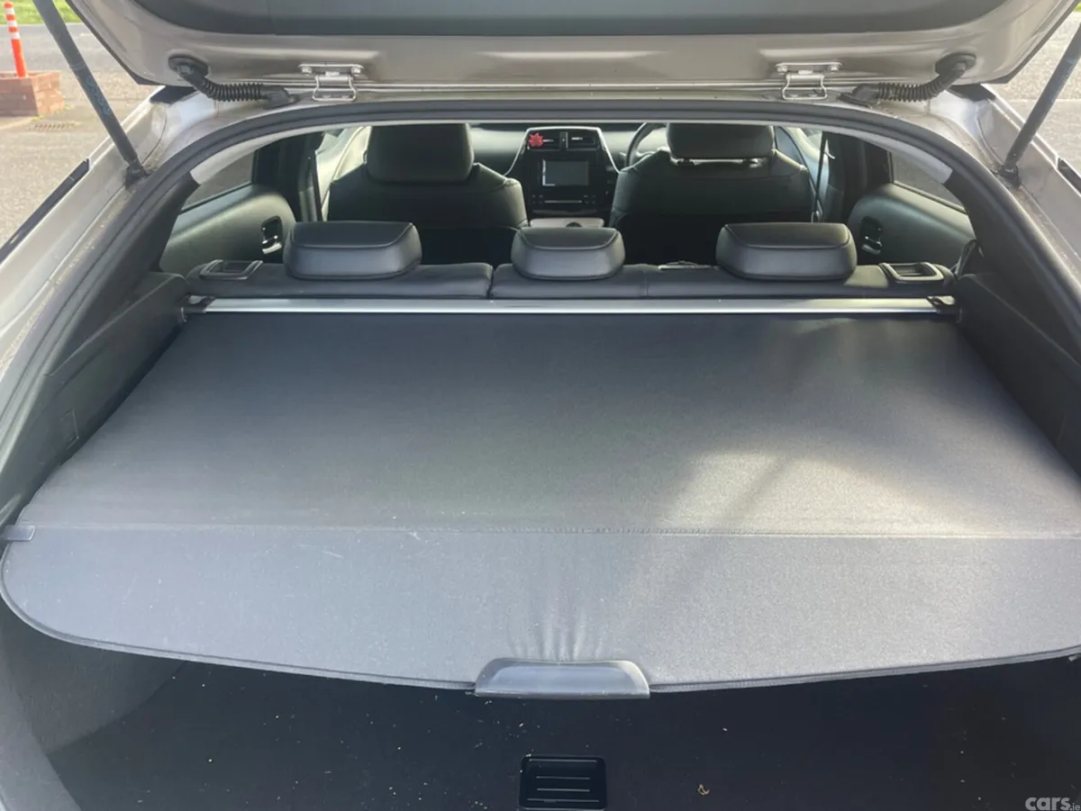 Toyota Prius Hatchback, Petrol Hybrid, 2018, Silver