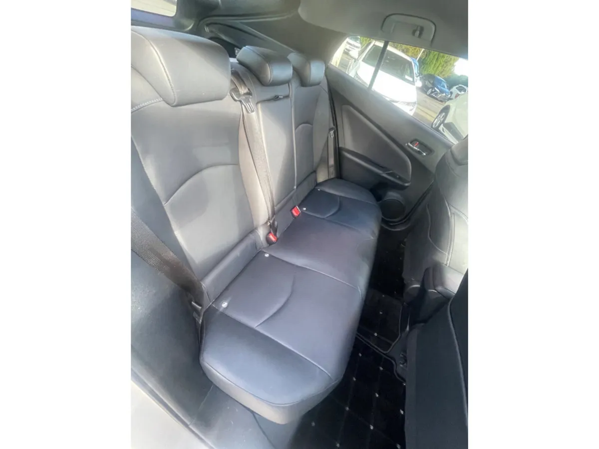 Toyota Prius Hatchback, Petrol Hybrid, 2018, Silver