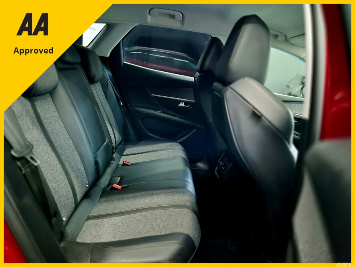 Peugeot 3008 MPV, Diesel, 2019, Red