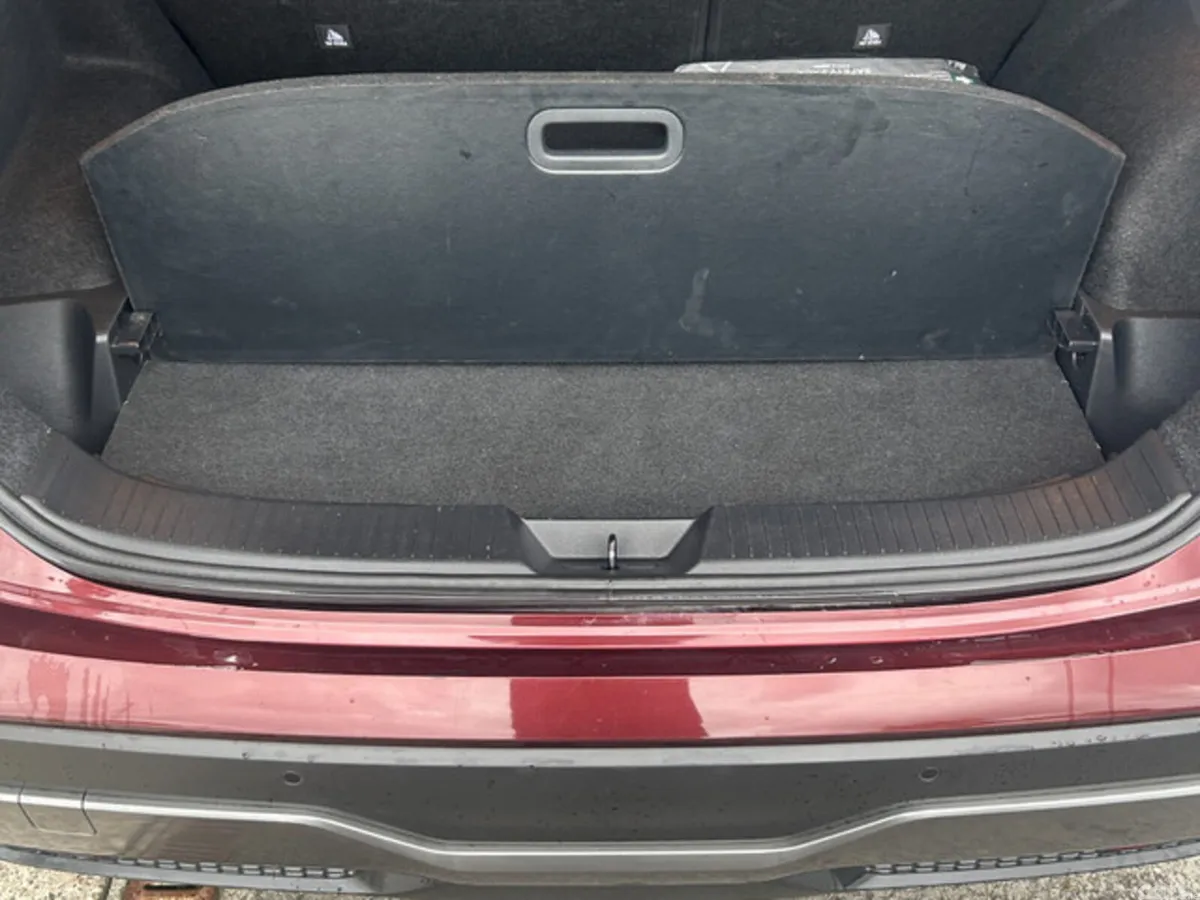 Nissan Qashqai MPV, Petrol, 2024, Red