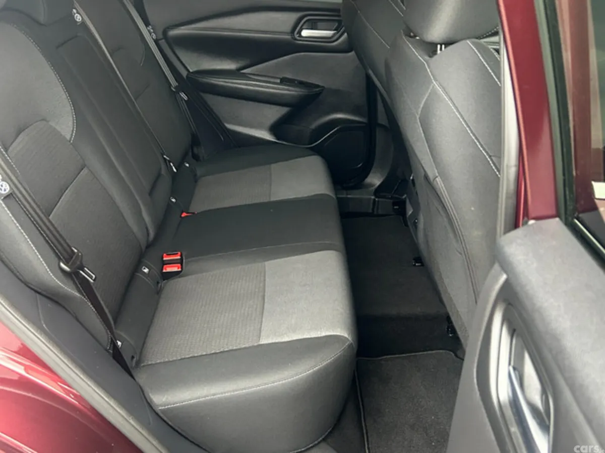 Nissan Qashqai MPV, Petrol, 2024, Red