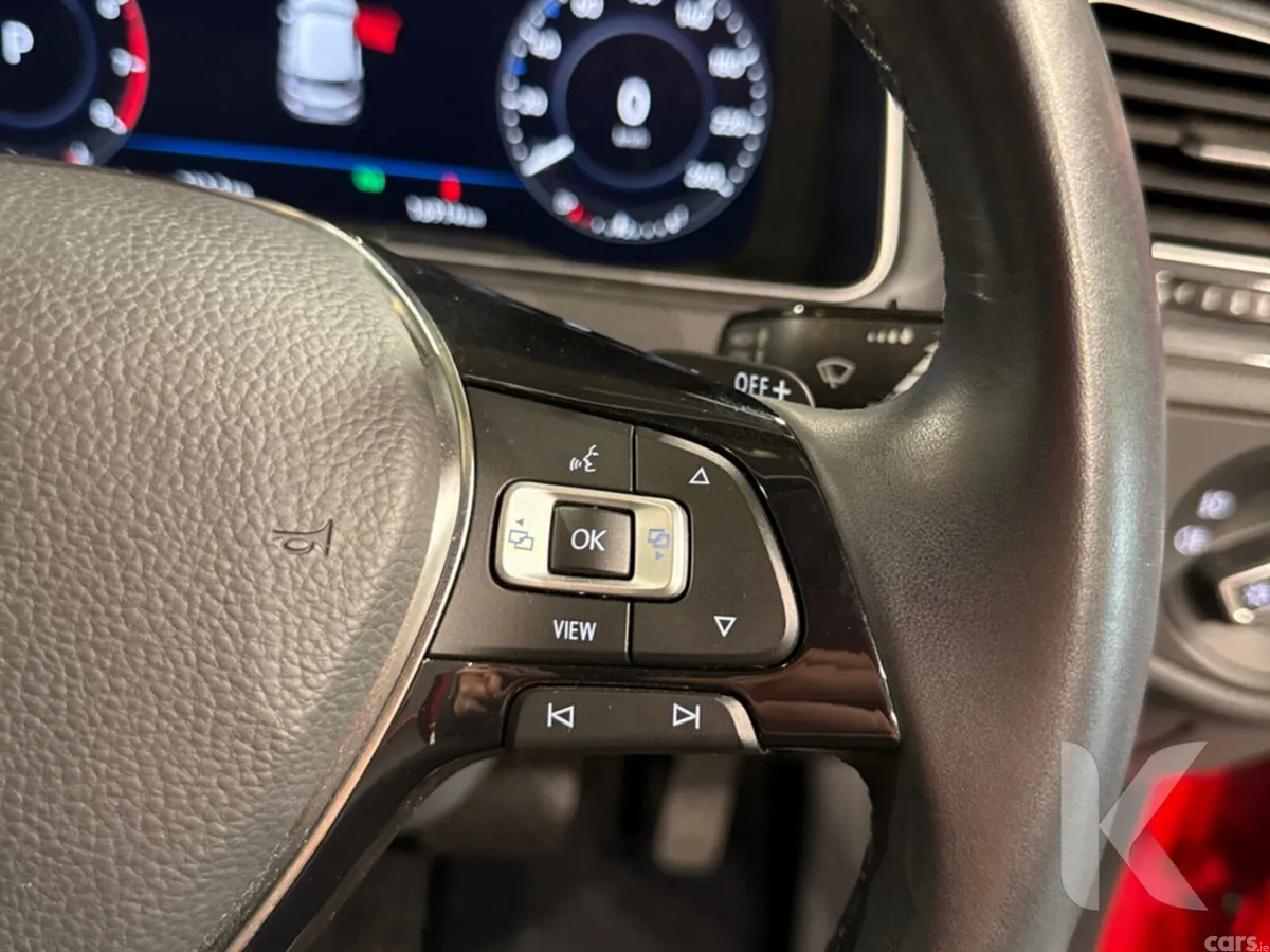 Volkswagen Golf Hatchback, Petrol, 2019, Red