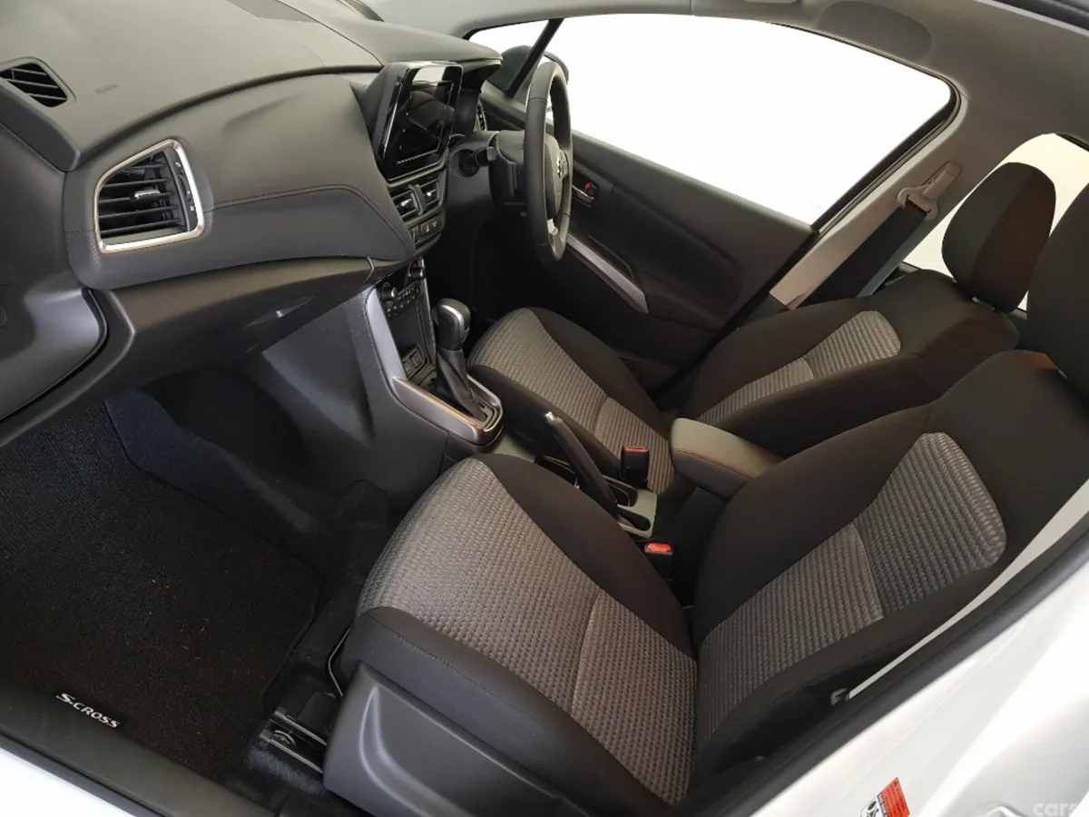 Suzuki SX4 S-Cross SUV, Petrol Hybrid, 2024, Silver