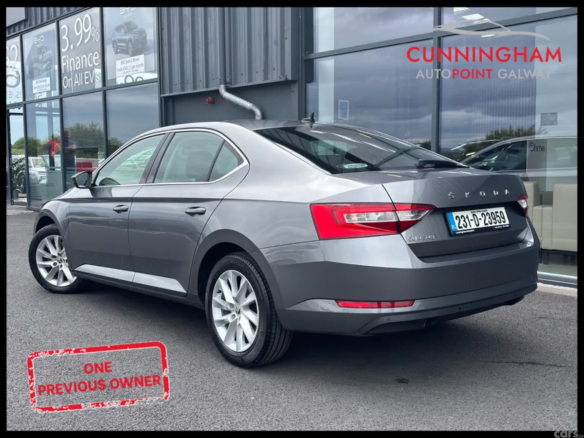 Skoda Superb Saloon, Diesel, 2023, Grey