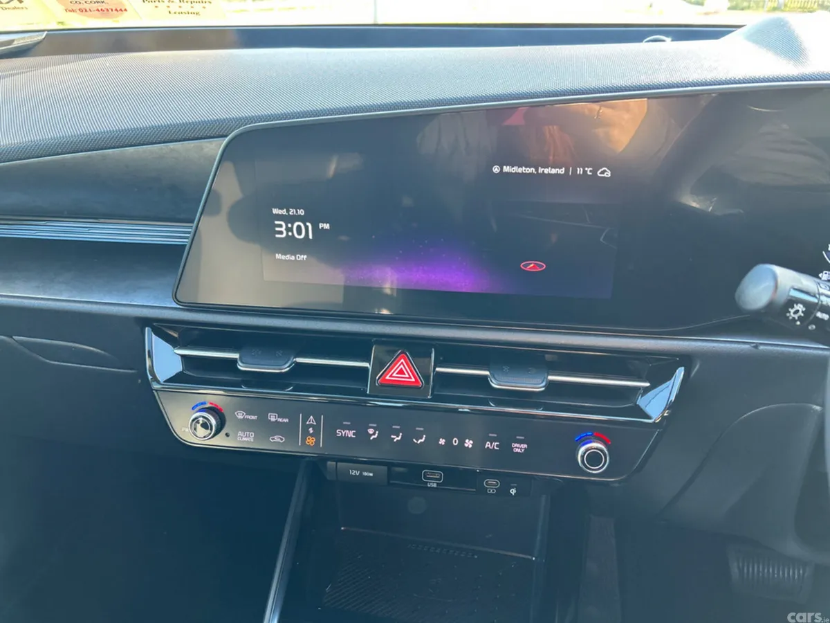 Kia Niro SUV, Petrol Hybrid, 2023, Black