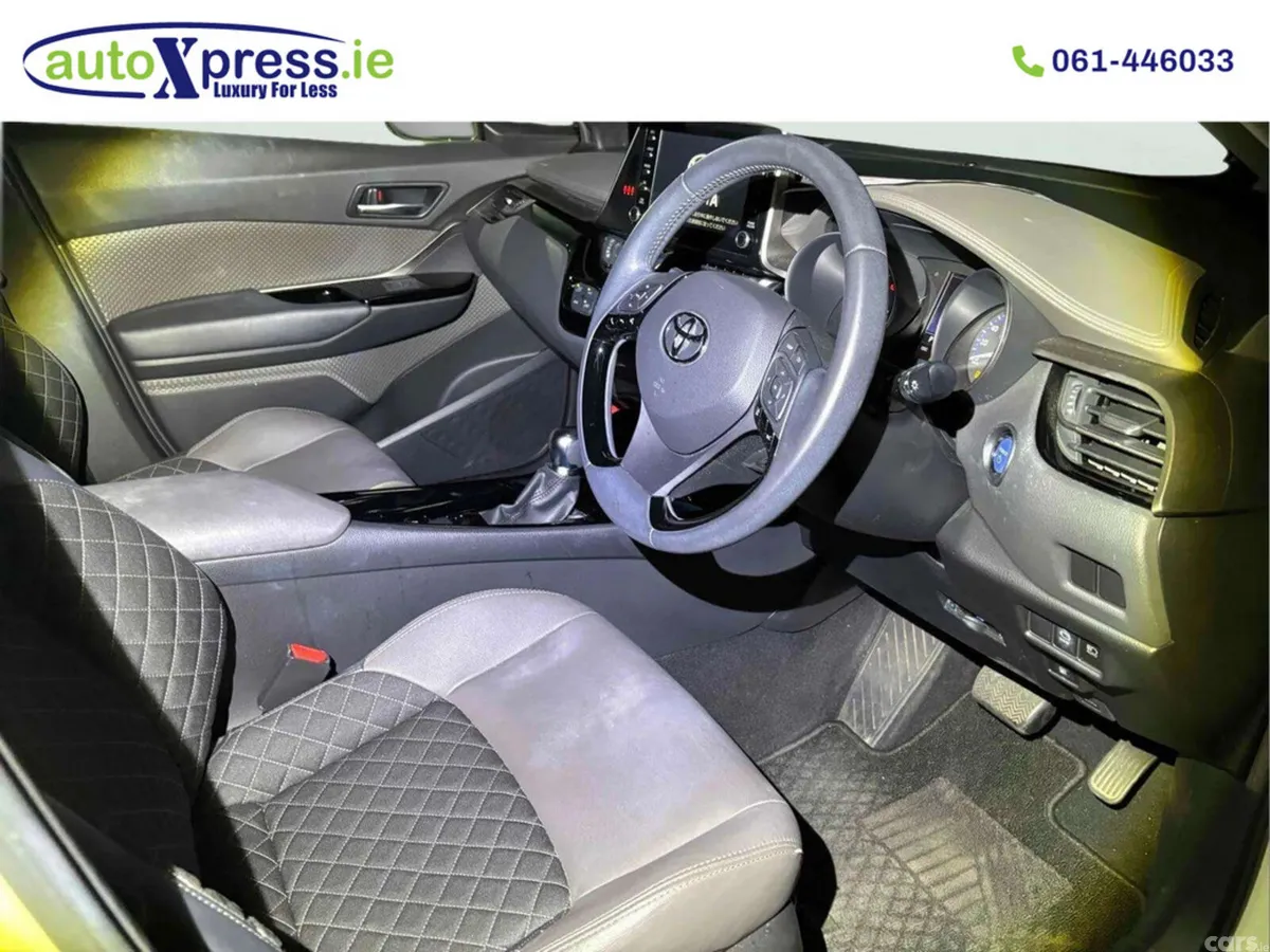 Toyota C-HR SUV, Petrol Hybrid, 2020, White