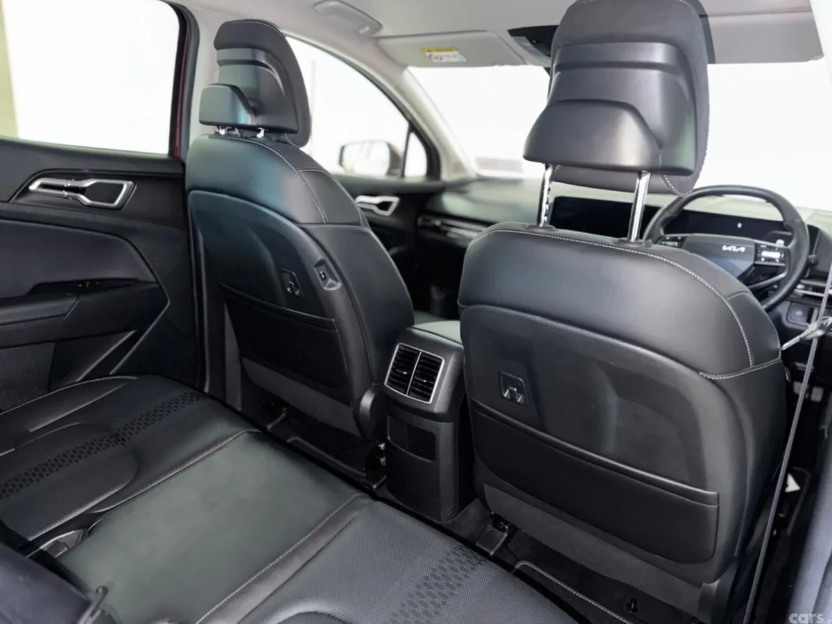 Kia Sportage MPV, Diesel Hybrid, 2026, Red