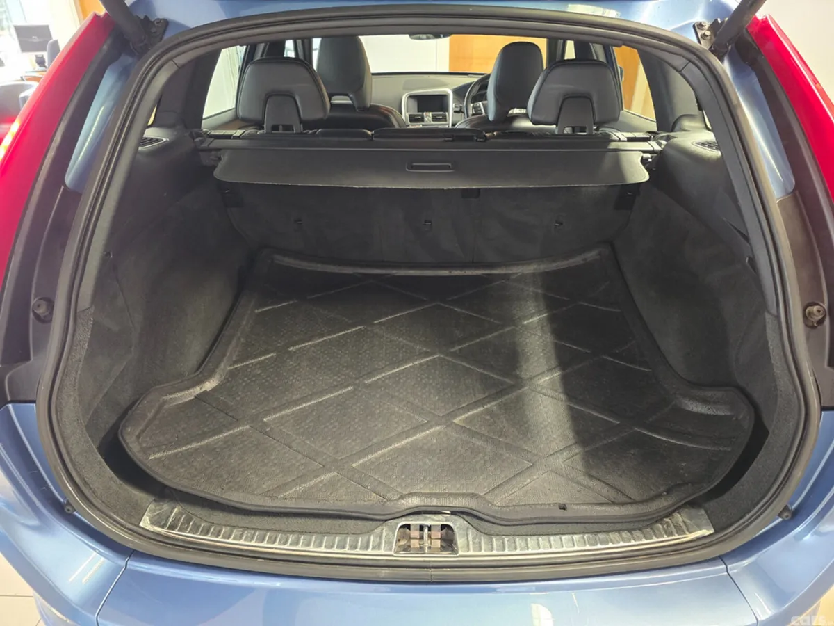 Volvo XC60 SUV, Diesel, 2015, Blue