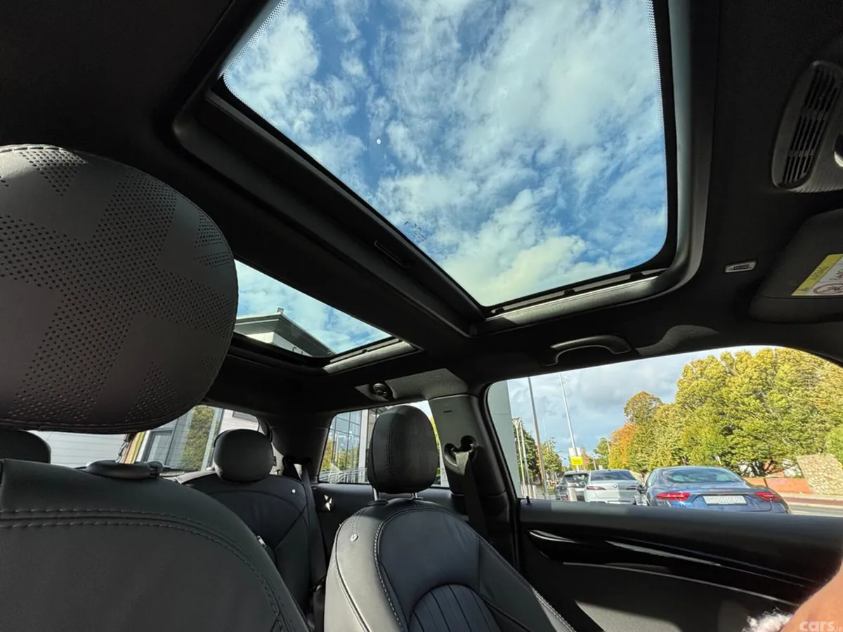 Mini Cooper Hatchback, Electric, 2023, Black