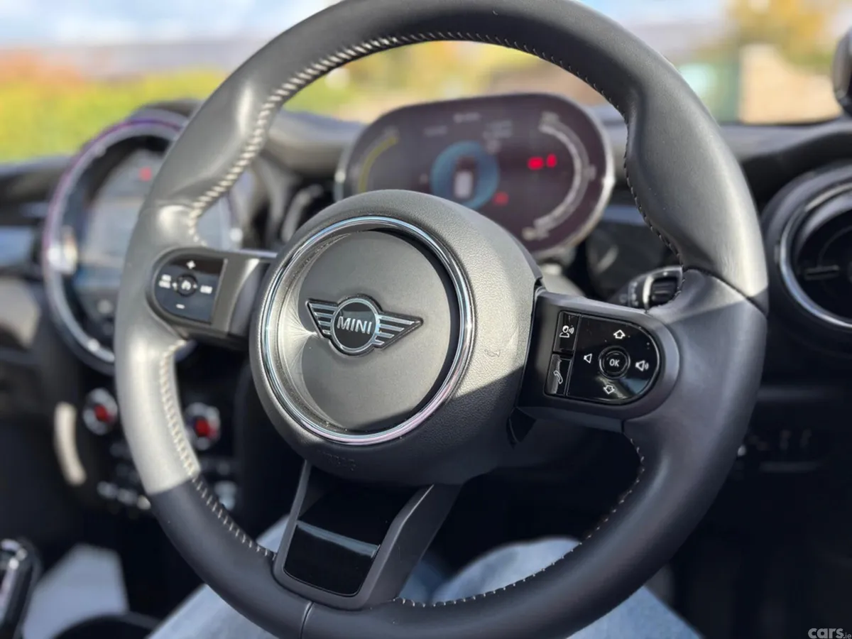 Mini Cooper Hatchback, Electric, 2023, Black