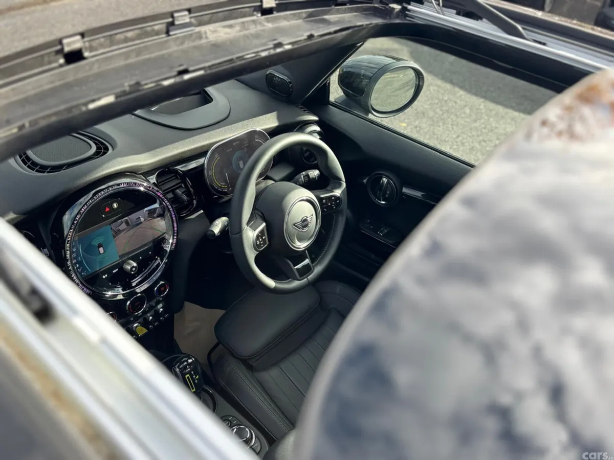 Mini Cooper Hatchback, Electric, 2023, Black