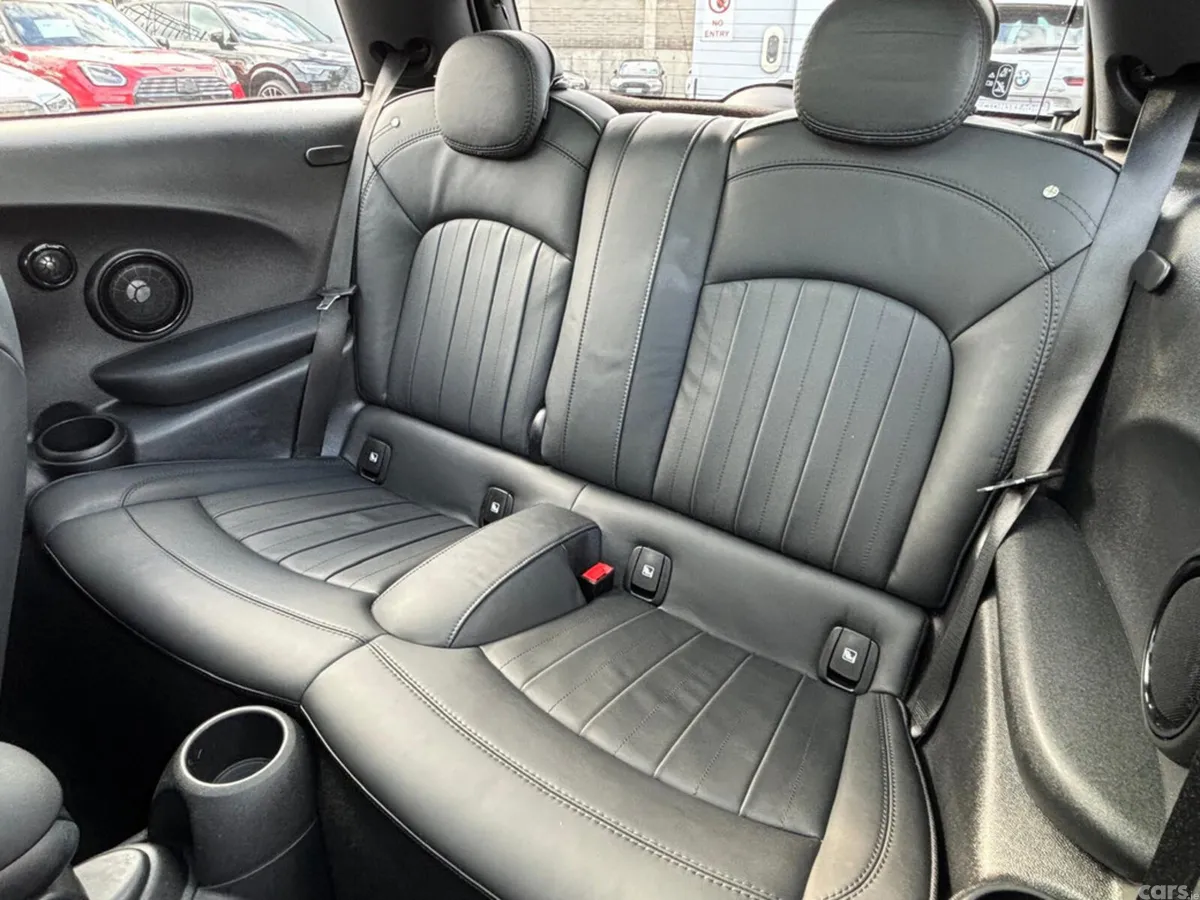 Mini Cooper Hatchback, Electric, 2023, Black